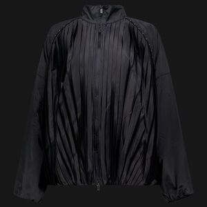 NIKE
WOMEN'S SWEATERS/OUTERWEAR
Pleated Track Jacket